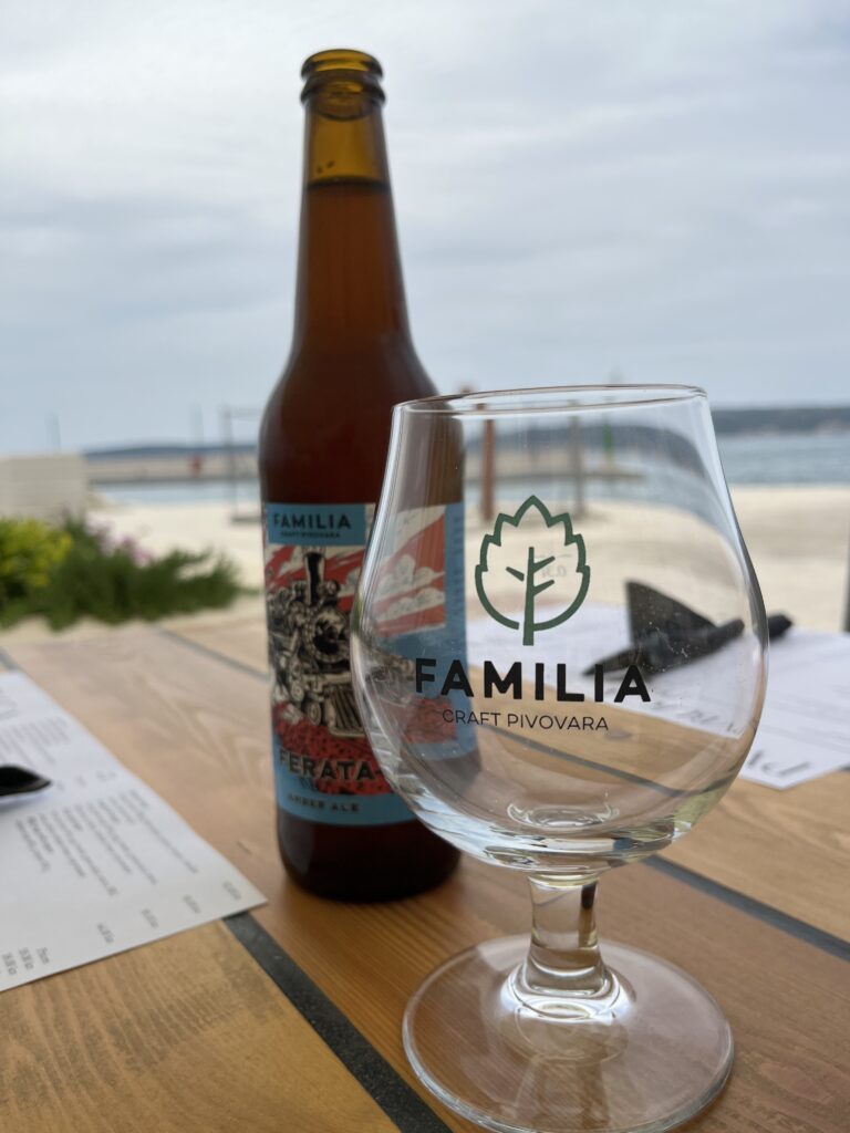 PVBLICA pub