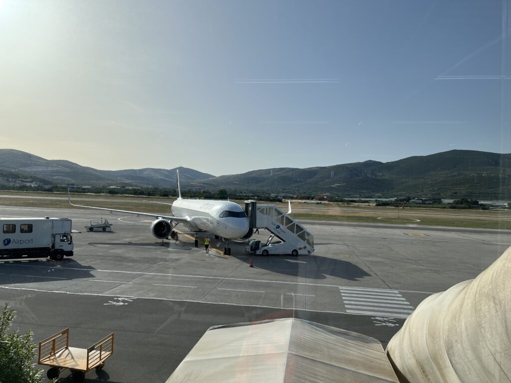 Airport Split