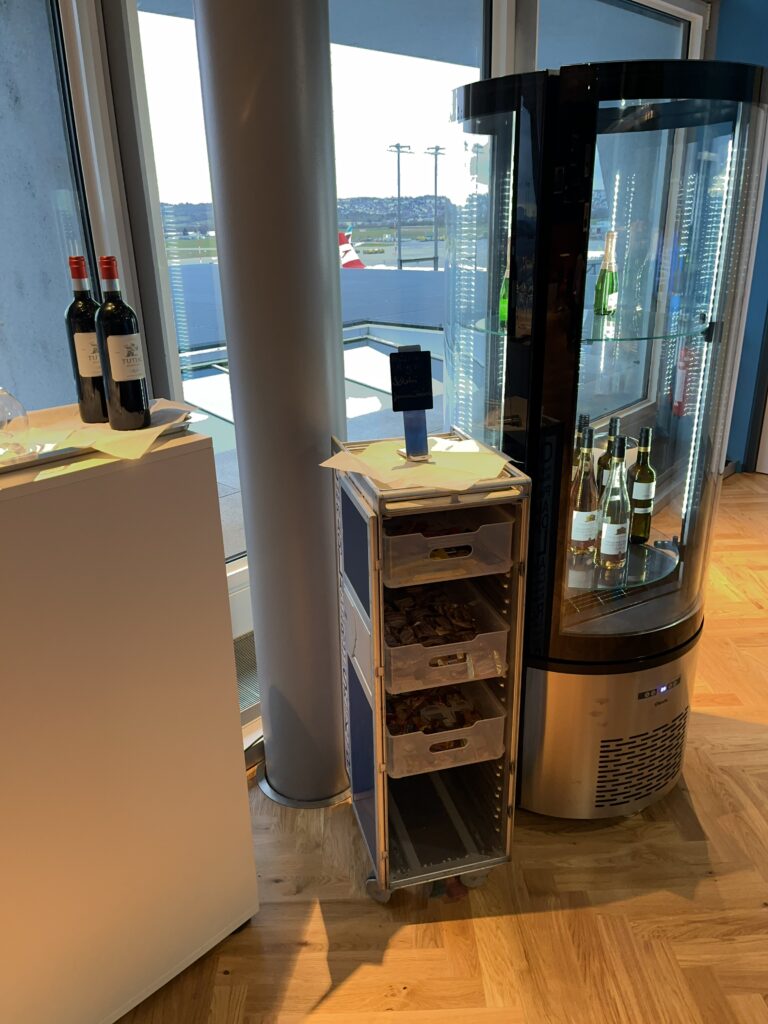STR Lounge HON