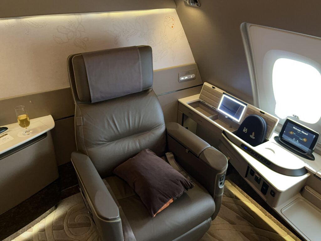 Singapore Suites SQ25