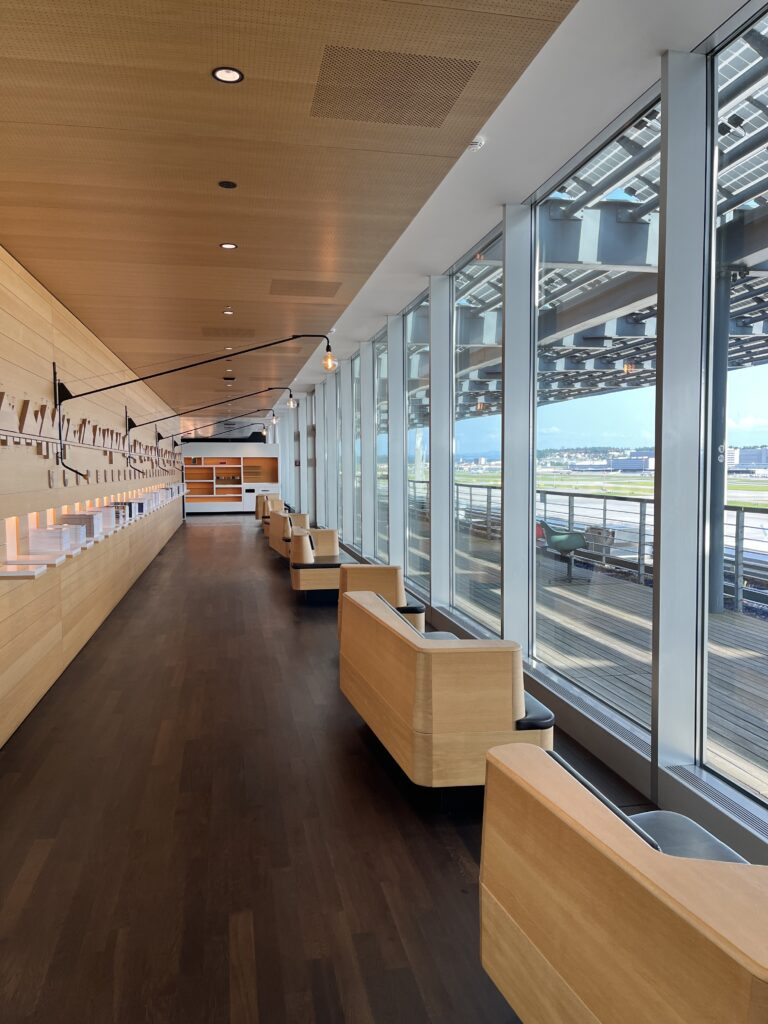 Swiss Senator Lounge E