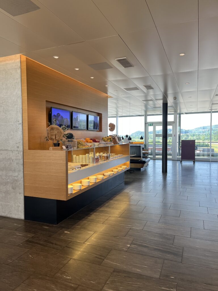 Swiss Senator Lounge E