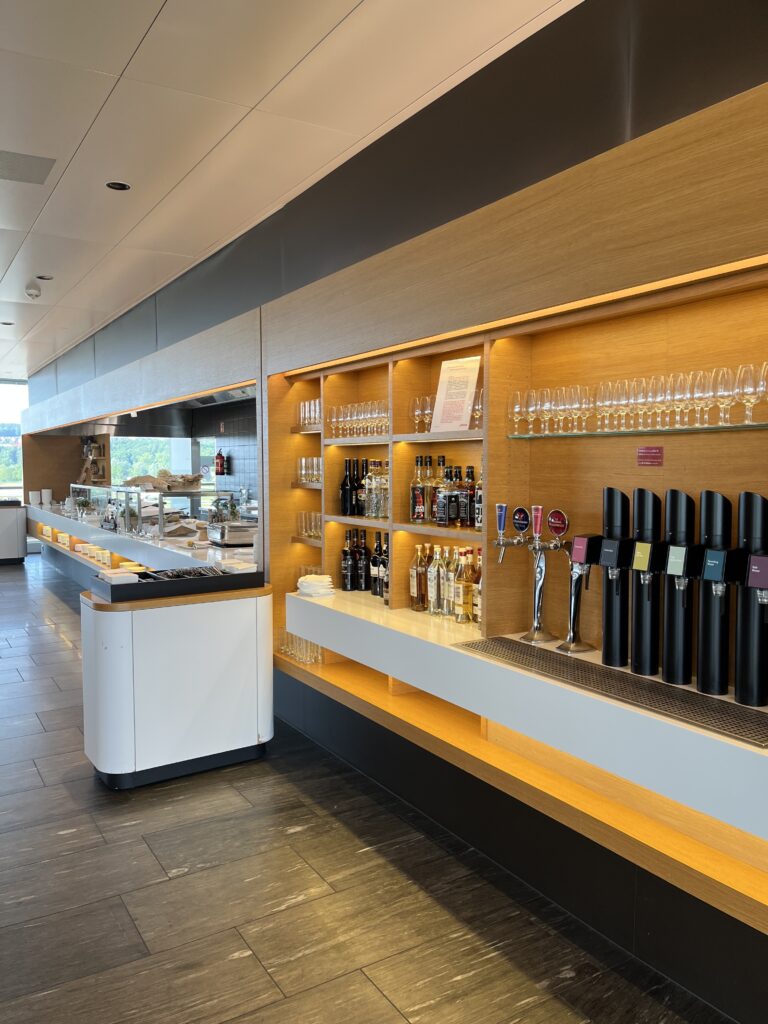 Swiss Senator Lounge E