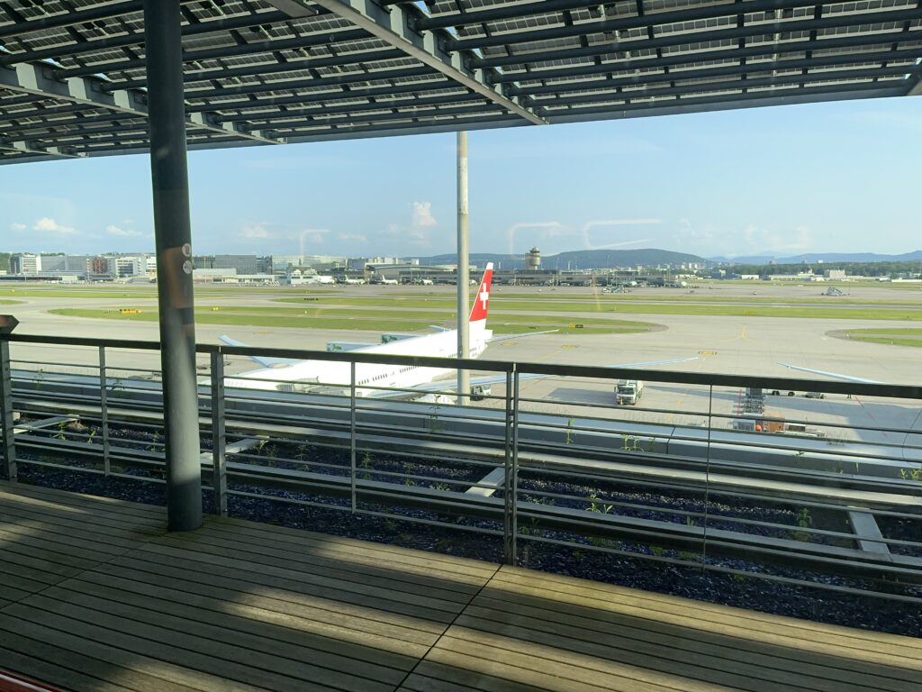 Swiss Senator Lounge E