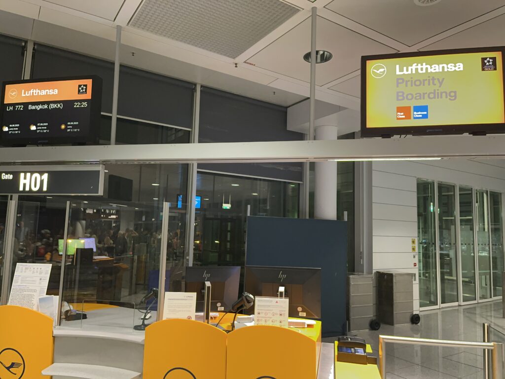 STR MUC BKK LH BC